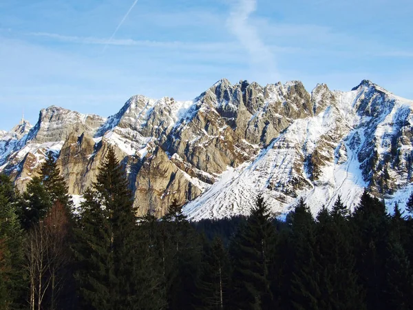 Beautiful Alpine Peak Santis Alpstein Mountain Range Snow Cover Canton — Stock Photo, Image