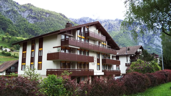 Město Walensee Břehu Jezera Walensee Údolí Seeztal Kantonu Gallen Švýcarsko — Stock fotografie