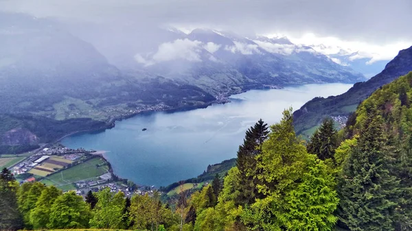 Lake Walensee Seeztal Vadisi Churfirsten Glarus Alp Dağ Aralıkları Arasında — Stok fotoğraf