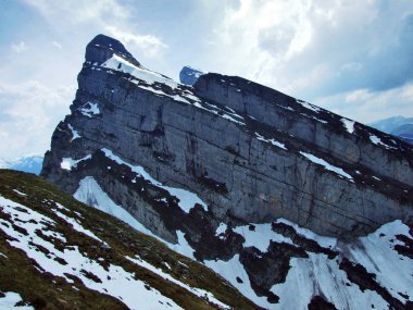 Dağ tepe Zuestoll Churfirsten Sıradağları arasında Toggenburg bölge ve göl Walensee - Canton St. Gallen, İsviçre