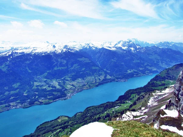 Lago Walensee Entre Cadeias Montanhosas Churfirsten Glarus Alps Cantão Gallen — Fotografia de Stock