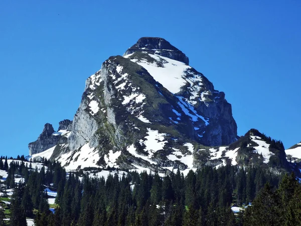 Alpine Peak Zuestoll Cordilheira Churfirsten Entre Região Toggenburg Lago Walensee — Fotografia de Stock