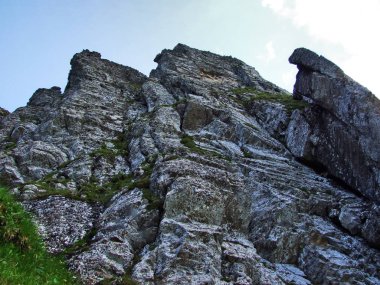 Taşlar ve kayalar Alvier dağ - Canton St. Gallen, İsviçre