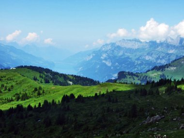 Lake Walensee Alvier dağ Appenzell Alp dağ silsilesi - St. Gallen kantonu, İsviçre'den bir görünüm