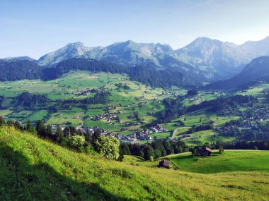 Unterwasser yerleşim nehir düşündüklerini Vadisi - Canton St. Gallen, İsviçre