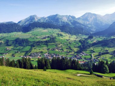 Unterwasser yerleşim nehir düşündüklerini Vadisi - Canton St. Gallen, İsviçre
