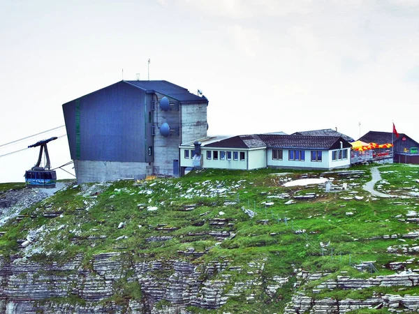 Повітряні Канатна Дорога Iltios Chaserrugg Або Luftseilbahn Iltios Chserrugg Unterwasser — стокове фото