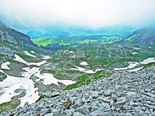 Taşlar Kayalar Churfirsten Dağ Aralığının Toggenburg Bölgesi Canton Gallen Sviçre — Stok fotoğraf