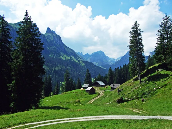 Ländliche Traditionelle Architektur Und Viehwirtschaft Den Hängen Des Alpsteins Und — Stockfoto