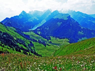 Peyzaj ve çevre Alpstein Sıradağları ve Appenzellerland bölge - Appenzell Innerrhoden Canton, İsviçre