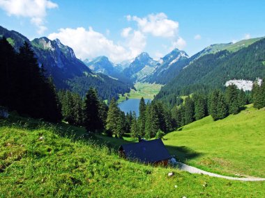 Alp Gölü Samtisersee dağ aralığı Alpstein ve Appenzellerland bölge - Appenzell Innerrhoden Canton, İsviçre