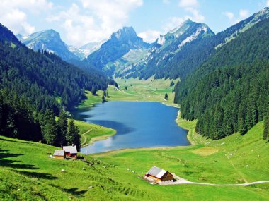 Alp Gölü Samtisersee dağ aralığı Alpstein ve Appenzellerland bölge - Appenzell Innerrhoden Canton, İsviçre