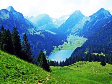Alp Gölü Samtisersee dağ aralığı Alpstein ve Appenzellerland bölge - Appenzell Innerrhoden Canton, İsviçre