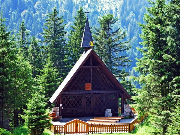 Простая Деревянная Горная Часовня Bergkapelle Maria Heimsuchung Plattenbodeli Кантон Аппенцелль — стоковое фото