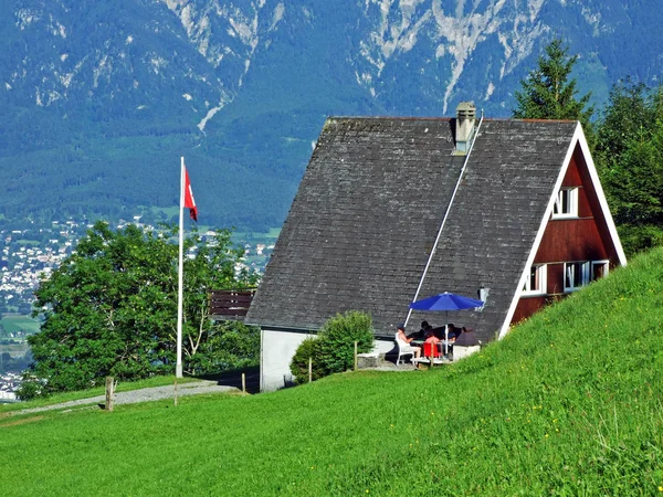 Venkovské Tradiční Architekturu Dobytek Farmy Svazích Alviergruppe Porýní Valley Kantonu — Stock fotografie