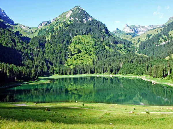 Alpiner See Voralpsee Über Schnappt Sich Dorf Rheintal Kanton Gallen — Stockfoto