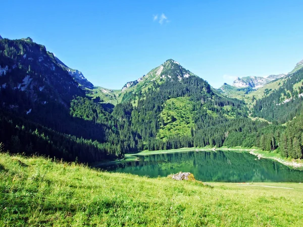 Lago Alpino Voralpsee Acima Aldeia Grabs Vale Reno Cantão Gallen — Fotografia de Stock