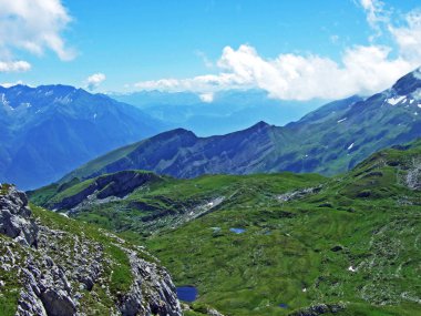 Panorama dağ tepe Margelchopf Alviergruppe dağ silsilesi - Canton St. Gallen, İsviçre'den