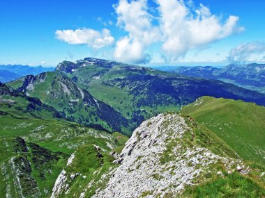 Panorama dağ tepe Margelchopf Alviergruppe dağ silsilesi - Canton St. Gallen, İsviçre'den