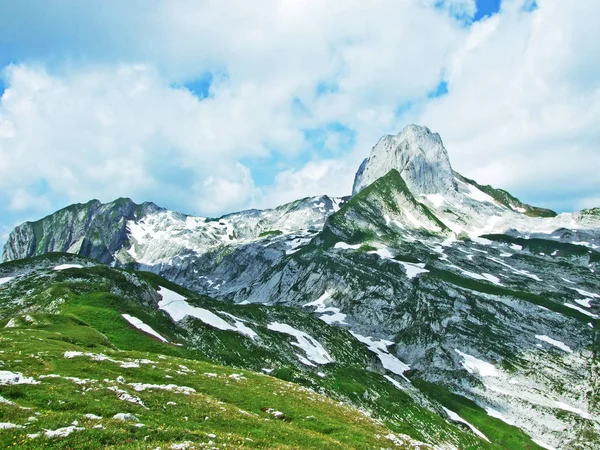 Alpstein ザンクト ガレン州 アッペンツェル Innerrhoden スイスの高山のピーク アルトマン — ストック写真