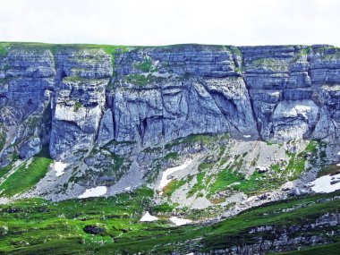 Taşlar ve kayalar Alpstein dağ silsilesi - St. Gallen Kanton ve Appenzell Innerrhoden, İsviçre