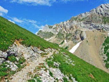 Taşlar ve kayalar Alpstein dağ silsilesi - St. Gallen Kanton ve Appenzell Innerrhoden, İsviçre