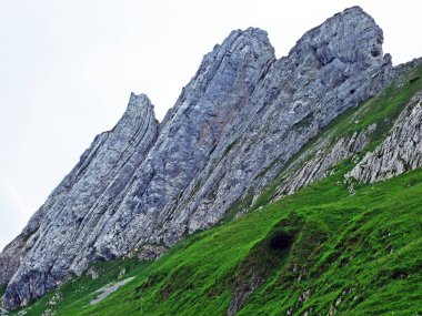 Grtterinfirst Alpstein dağ silsilesi - Canton St. Gallen, İsviçre, dikenli Dağ doruklarına