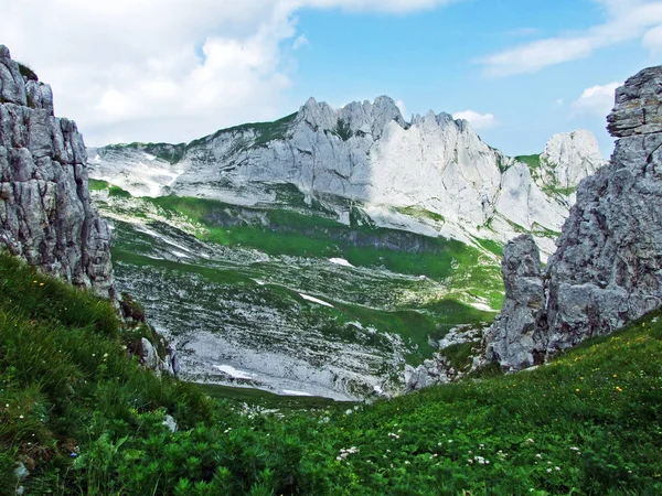 Los Picos Alpinos Puntiagudos Fhlentrm Cordillera Alpstein Cantón Appenzell Innerrhoden —  Fotos de Stock