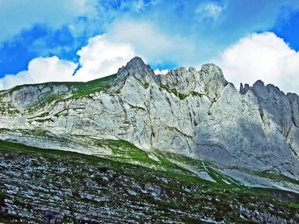 Les Sommets Alpins Escarpés Fhlentrm Dans Chaîne Montagnes Alpstein Canton — Photo