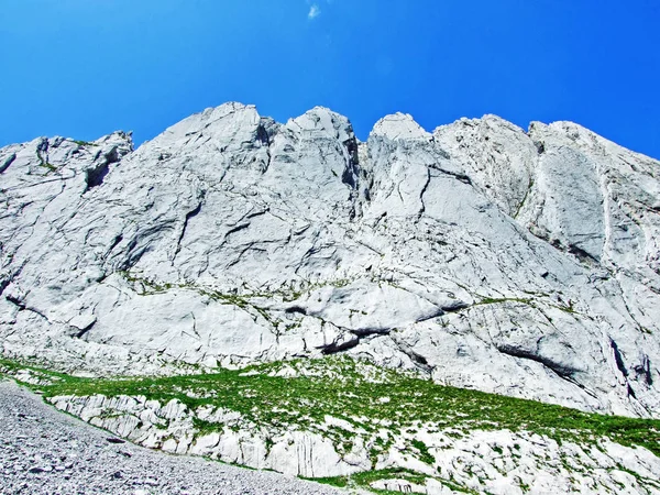 Taggiga Alpina Topparna Fhlentrm Alpstein Bergskedja Canton Appenzell Innerrhoden Schweiz — Stockfoto