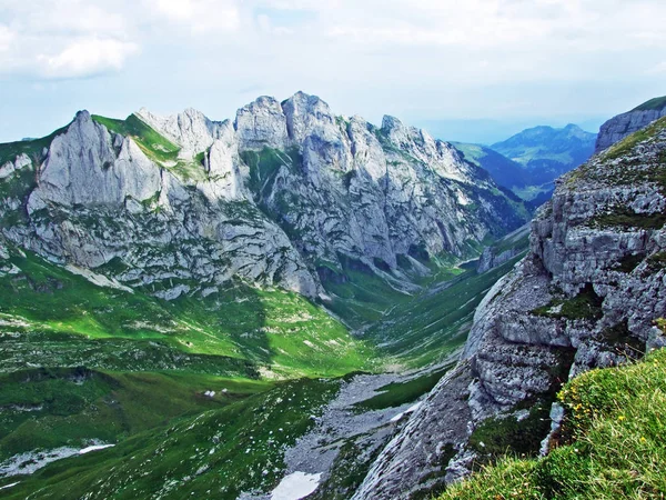 Колючі Альпійських Вершин Fahlenturm Fahlenschafberg Alpstein Гірського Хребта Кантону Аппенцелль — стокове фото