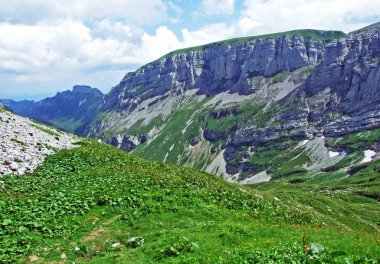 Kayalık dağ sırtı Roslenfirst ve Saxer ilk Alpstein dağ silsilesi - Appenzell Innerrhoden Canton, İsviçre