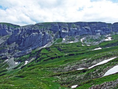 Kayalık dağ sırtı Roslenfirst ve Saxer ilk Alpstein dağ silsilesi - Appenzell Innerrhoden Canton, İsviçre