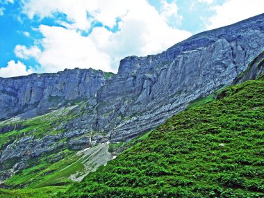 Kayalık dağ sırtı Roslenfirst ve Saxer ilk Alpstein dağ silsilesi - Appenzell Innerrhoden Canton, İsviçre