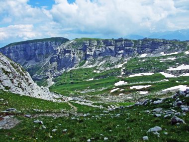 Kayalık dağ sırtı Roslenfirst ve Saxer ilk Alpstein dağ silsilesi - Appenzell Innerrhoden Canton, İsviçre