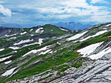 Alp Peyzaj ve kayalık doruklarına Alpstein dağ silsilesi - St. Gallen Kanton ve Appenzell Innerrhoden, İsviçre