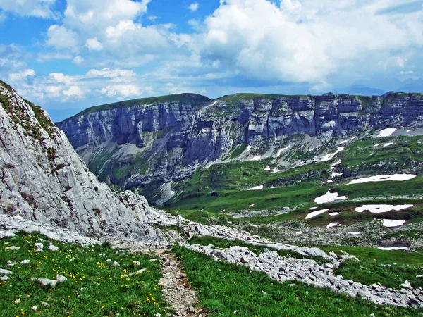 Kayalık Dağ Sırtı Roslenfirst Saxer Ilk Alpstein Dağ Silsilesi Appenzell — Stok fotoğraf