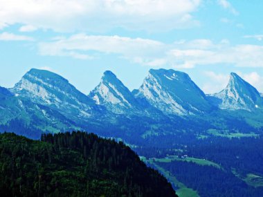 Dağ nehir vadileri Thurtal ve Seeztal - Canton St. Gallen, İsviçre arasında büyük Churfirsten