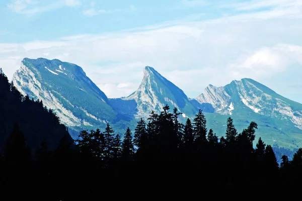Montanha Churfirsten Maciça Entre Vales Fluviais Thurtal Seeztal Cantão Gallen — Fotografia de Stock