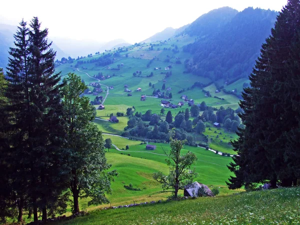 Landelijke Traditionele Architectuur Vee Boerderijen Hellingen Van Alpstein Gebergte Rivier — Stockfoto