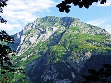 Alp Peyzaj ve kayalık doruklarına Alpstein dağ silsilesi - St. Gallen Kanton ve Appenzell Innerrhoden, İsviçre
