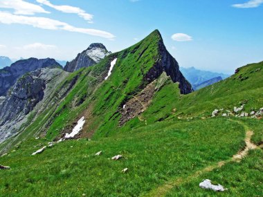 Alp Peyzaj ve kayalık doruklarına Alpstein dağ silsilesi - St. Gallen Kanton ve Appenzell Innerrhoden, İsviçre