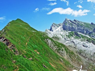 Alp Peyzaj ve kayalık doruklarına Alpstein dağ silsilesi - St. Gallen Kanton ve Appenzell Innerrhoden, İsviçre