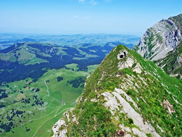 アルプスの風景と Alpstein カントンのザンクトガレンやアッペンツェル Innerrhoden スイス連邦共和国の岩峰 — ストック写真