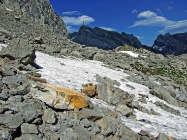 Taşlar ve kayalar Alpstein dağ silsilesi - St. Gallen Kanton ve Appenzell Innerrhoden, İsviçre
