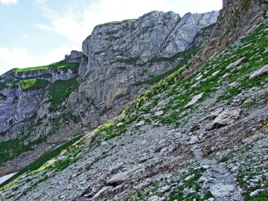Taşlar ve kayalar Alpstein dağ silsilesi - St. Gallen Kanton ve Appenzell Innerrhoden, İsviçre