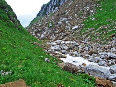 Taşlar ve kayalar Alpstein dağ silsilesi - St. Gallen Kanton ve Appenzell Innerrhoden, İsviçre