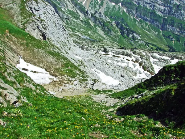 Kamienie Skały Masywu Górskiego Alpstein Kantony Gallen Appenzell Innerrhoden Szwajcaria — Zdjęcie stockowe