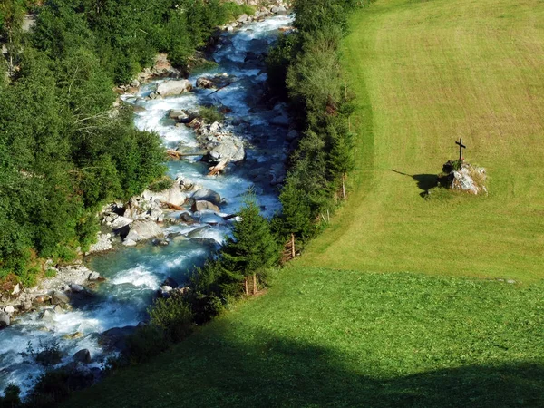 Crucifijo Pasto Alpino Valle Maderanertal Cantón Uri Suiza — Foto de Stock