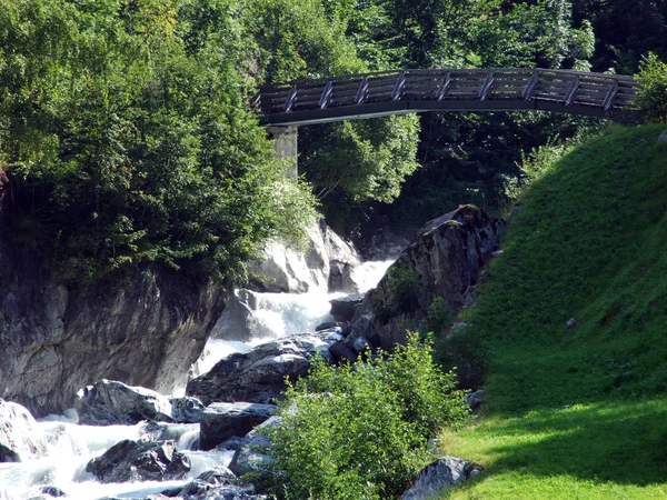 Ξύλινα Μονοπάτια Και Γέφυρες Στο Ρέμα Charstelenbach Στην Αλπική Κοιλάδα — Φωτογραφία Αρχείου